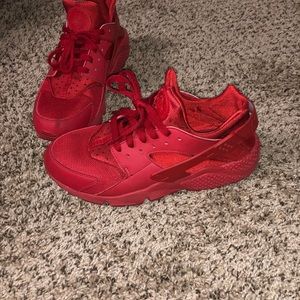 Red Nike Huarache